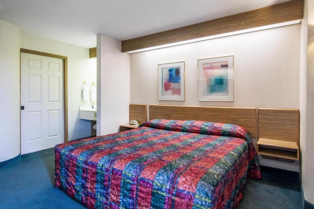 Rodeway Inn Сейлем Екстер'єр фото